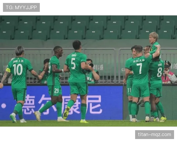 北京国安近期比赛状态有所波动,前锋阵容出现调整迹象 北京国安近期比赛状态有所波动,前锋阵容出现调整迹象
